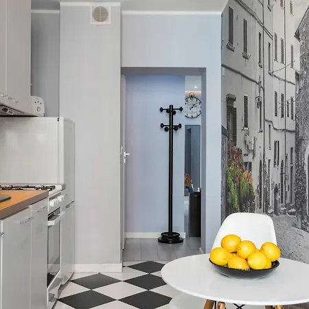 Maya's Flats 19&20 - Ogarna St Old Town *