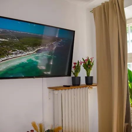 Maya's Flats & 19 & 20 - Ogarna