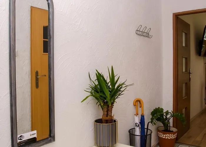 Maya's Flats & 19 & 20 - Ogarna