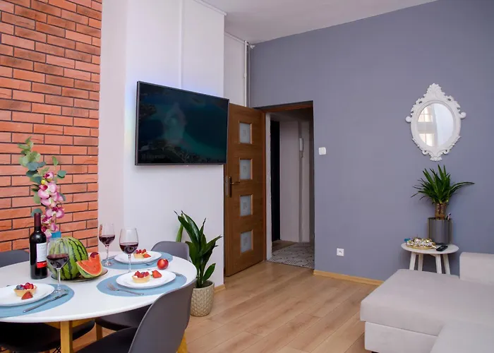 Hotel Maya's Flats & 19 & 20 - Ogarna *