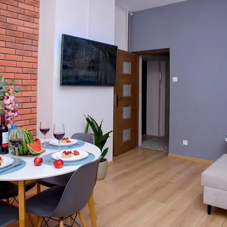 Maya's Flats & 19 & 20 - Ogarna מלון